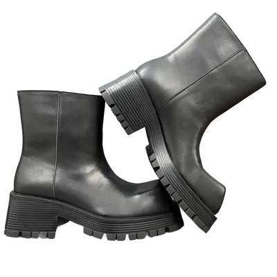 Balenciaga Black Leather Unisex Ankle Boots