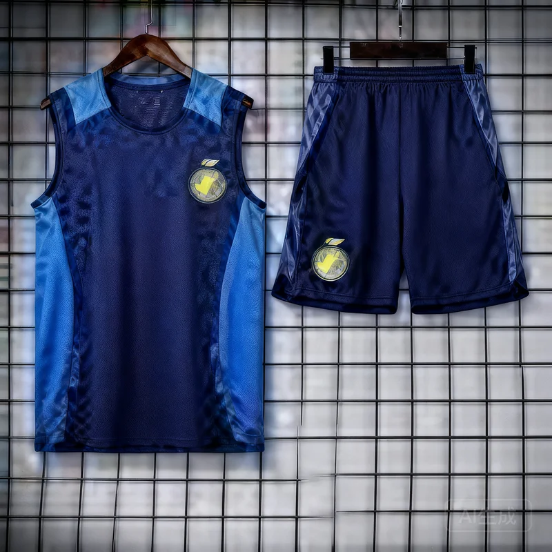 Adidas Classic Black Sportswear - Breathable Activewear for Men & Women